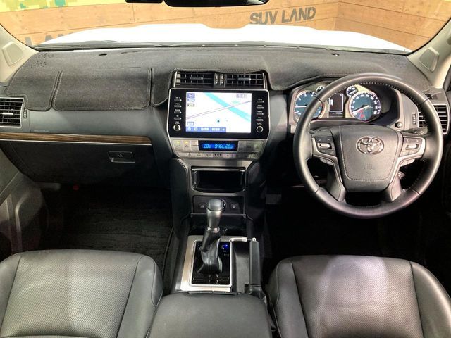 TOYOTA LANDCRUISER PRADO 2023 Image 31