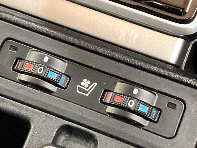 TOYOTA LANDCRUISER PRADO 2023 Image 31