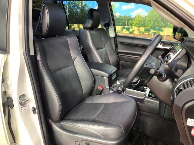 TOYOTA LANDCRUISER PRADO 2023 Image 31