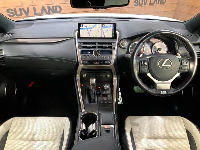 TOYOTA LEXUS NX300 2018 Image 31