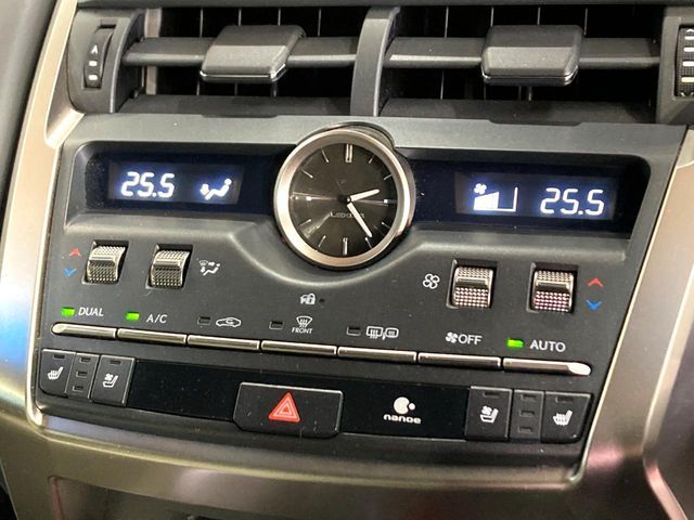 TOYOTA LEXUS NX300 2018 Image 31