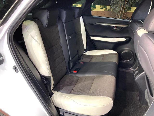 TOYOTA LEXUS NX300 2018 Image 31