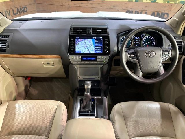 TOYOTA LANDCRUISER PRADO 2022 Image 31