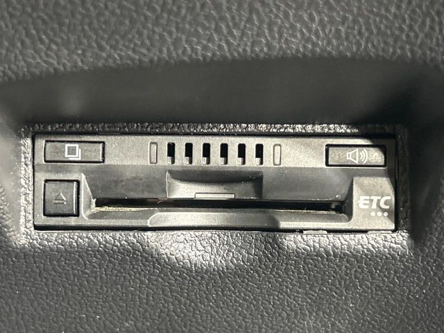 TOYOTA PRIUS 2019 Image 31