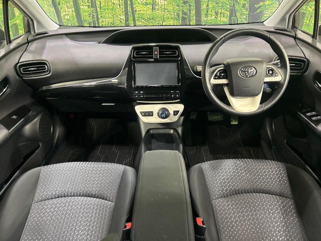 TOYOTA PRIUS 2017 Image 31