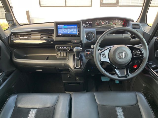 HONDA N BOX CUSTOM 2022 Image 31