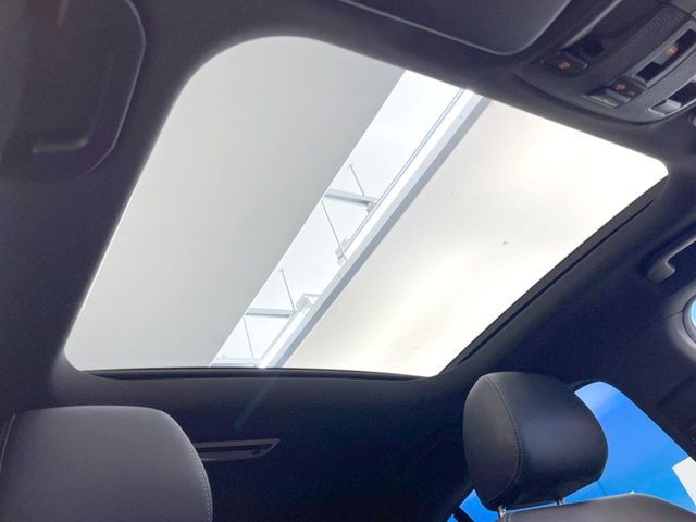 MERCEDES BENZ CLA SH 2018 Image 31