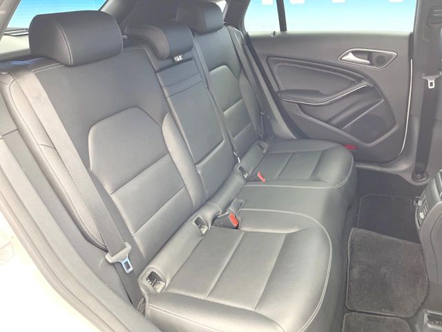 MERCEDES BENZ CLA SH 2018 Image 31