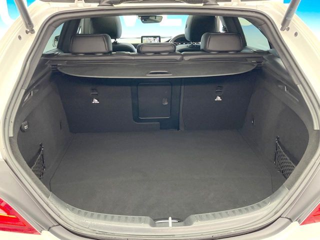 MERCEDES BENZ CLA SH 2018 Image 31