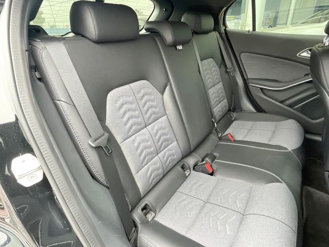 MERCEDES BENZ GLA CL 2017 Image 31