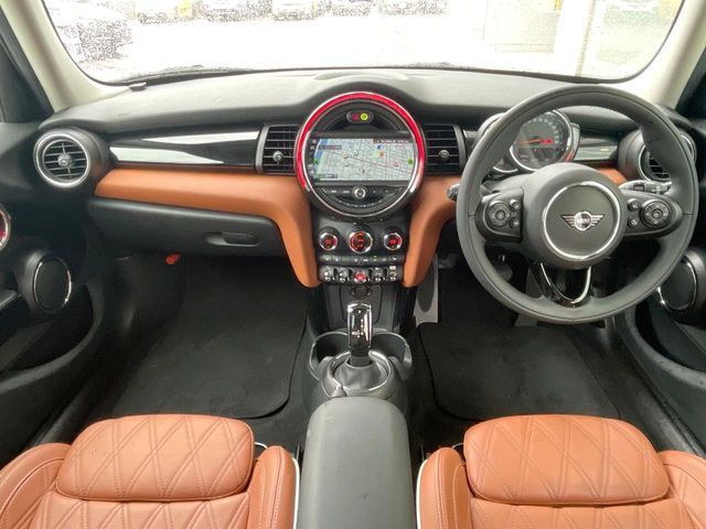 BMW MINI COOPER SD 5DOOR 2021 Image 31