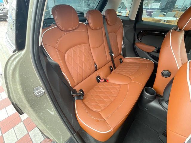 BMW MINI COOPER SD 5DOOR 2021 Image 31