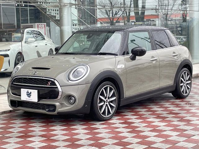 BMW MINI COOPER SD 5DOOR 2021 Image 31