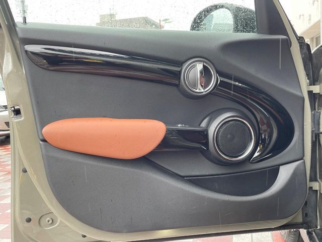 BMW MINI COOPER SD 5DOOR 2021 Image 31
