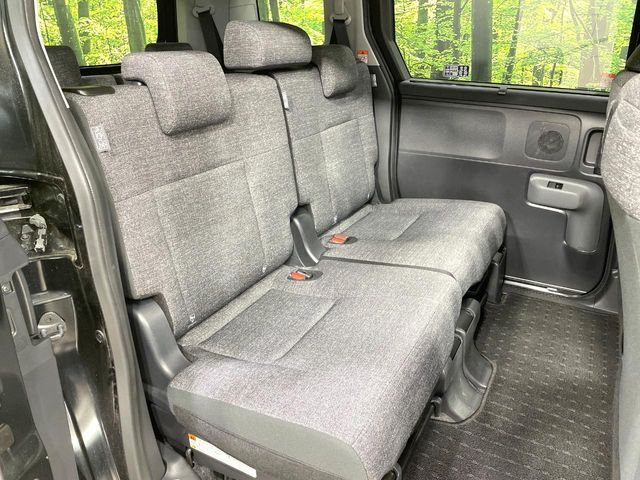 TOYOTA SIENTA HYBRID 2025 Image 31