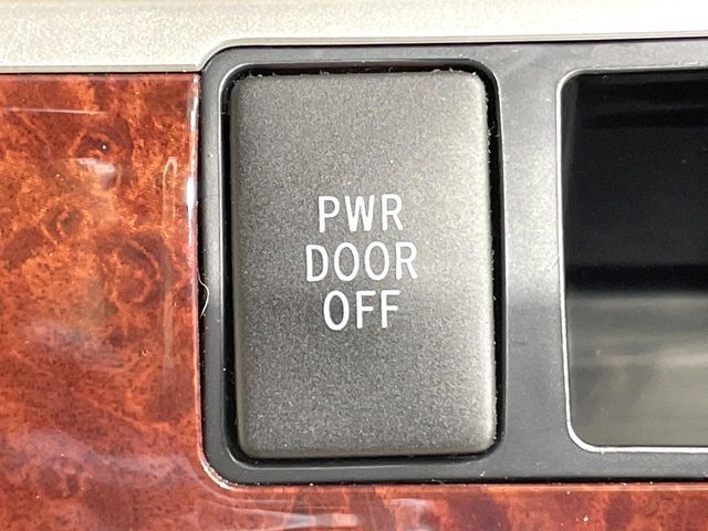 TOYOTA ESTIMA 2013 Image 31