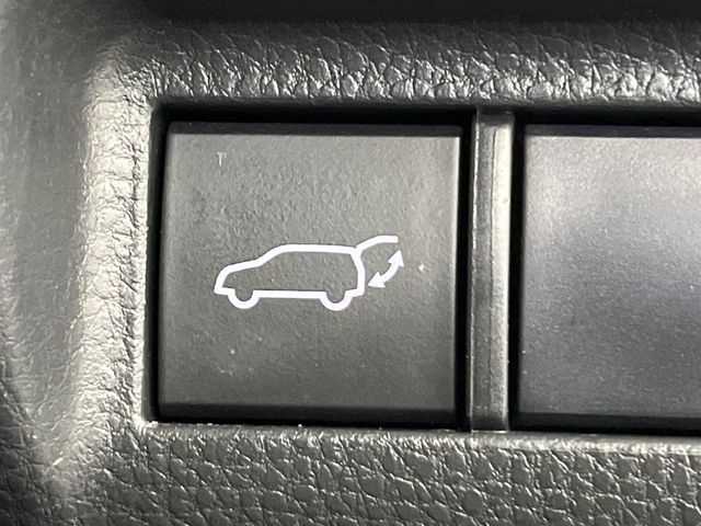 TOYOTA HARRIER 4WD 2021 Image 31