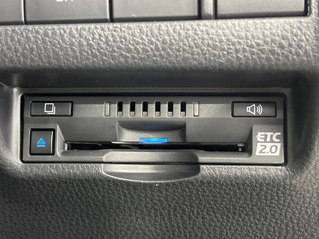 TOYOTA HARRIER 4WD 2021 Image 31