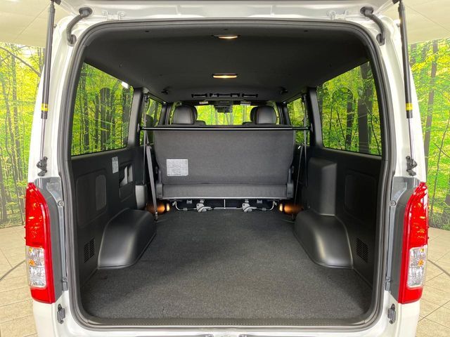 TOYOTA HIACE VAN 4WD 2026 Image 31