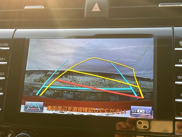 TOYOTA CAMRY HYBRID 2018 Image 31