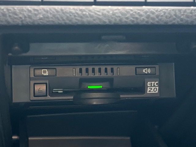 TOYOTA CAMRY HYBRID 2018 Image 31