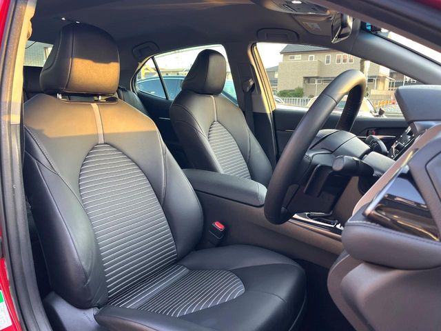 TOYOTA CAMRY HYBRID 2018 Image 31