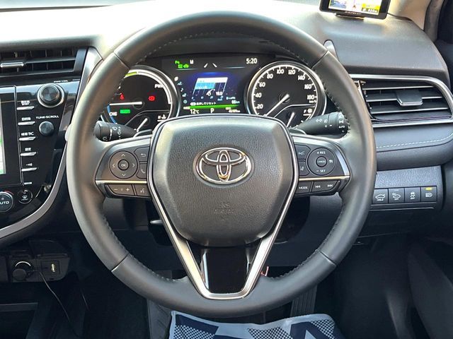 TOYOTA CAMRY HYBRID 2018 Image 31