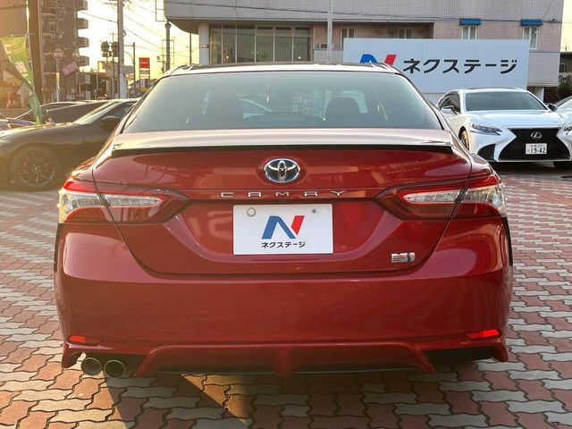 TOYOTA CAMRY HYBRID 2018 Image 31