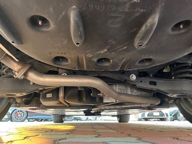 TOYOTA CAMRY HYBRID 2018 Image 31