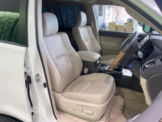 TOYOTA LANDCRUISER PRADO 2022 Image 31