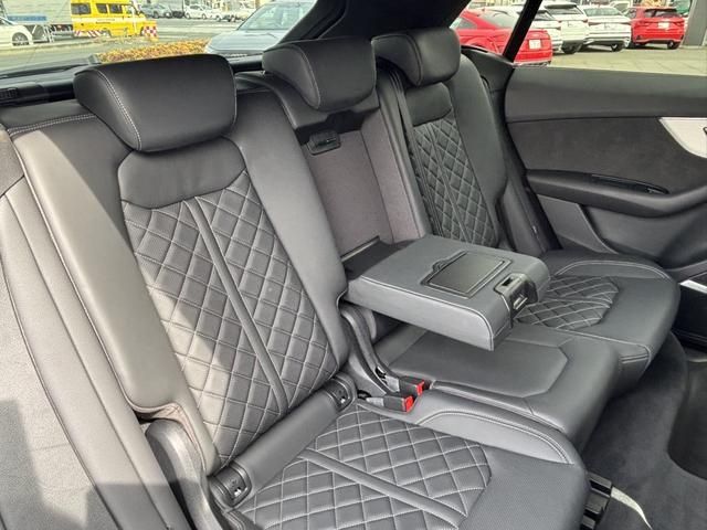 AUDI Q8 2023 Image 31