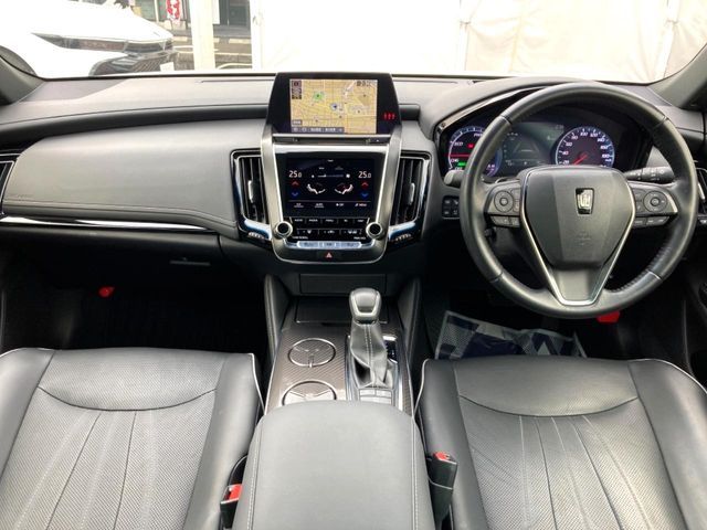 TOYOTA CROWN SEDAN HYBRID 2018 Image 31