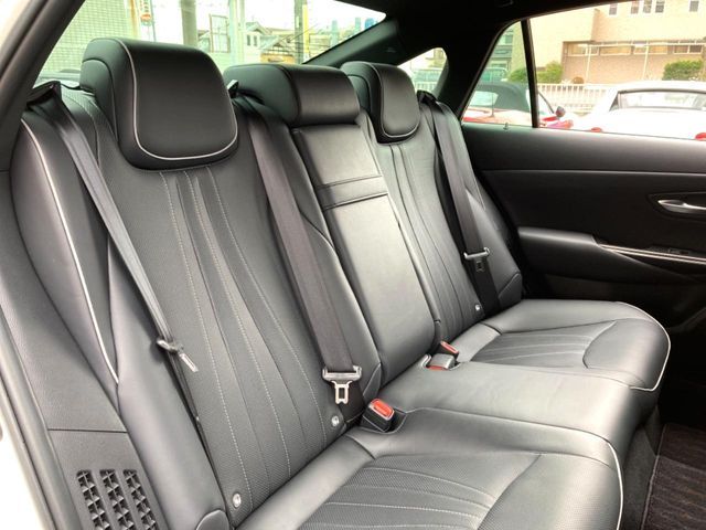 TOYOTA CROWN SEDAN HYBRID 2018 Image 31