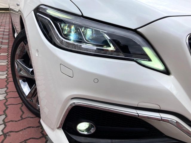 TOYOTA CROWN SEDAN HYBRID 2018 Image 31