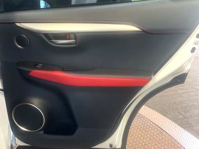 TOYOTA LEXUS NX300H AWD 2019 Image 31