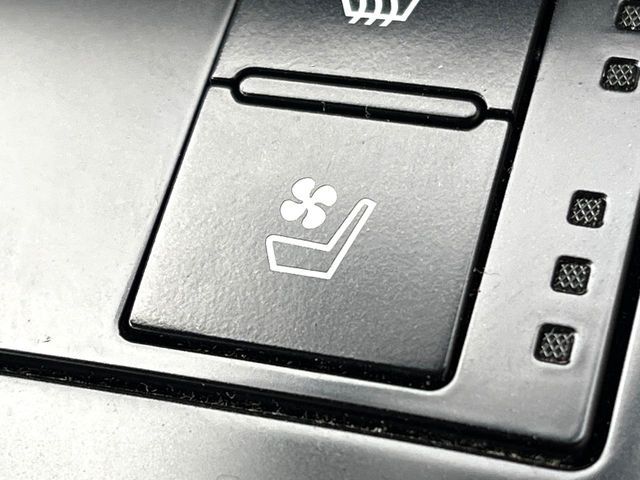 TOYOTA LEXUS IS300H 2013 Image 31