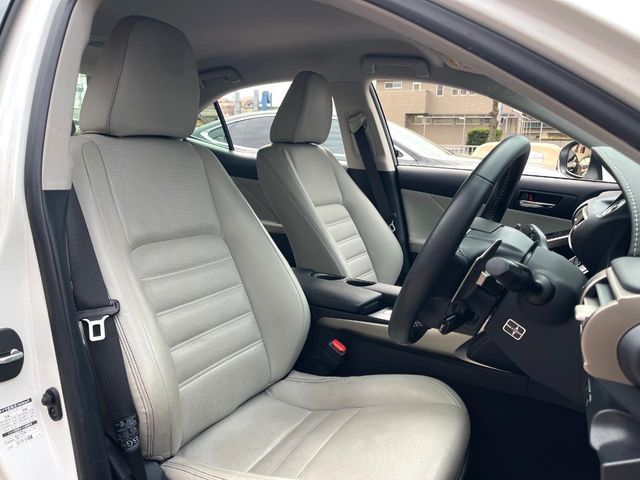 TOYOTA LEXUS IS300H 2013 Image 31