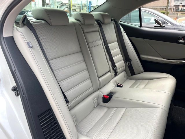 TOYOTA LEXUS IS300H 2013 Image 31