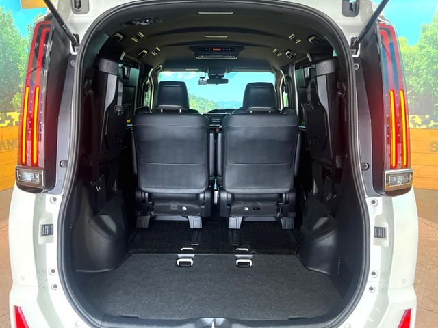 TOYOTA NOAH 2021 Image 31