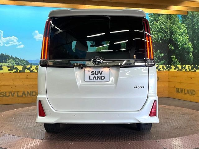 TOYOTA NOAH 2021 Image 31