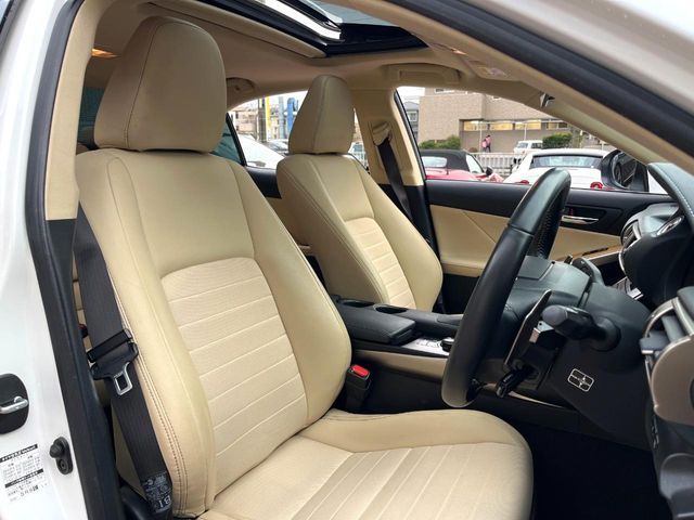 TOYOTA LEXUS IS300H 2014 Image 31