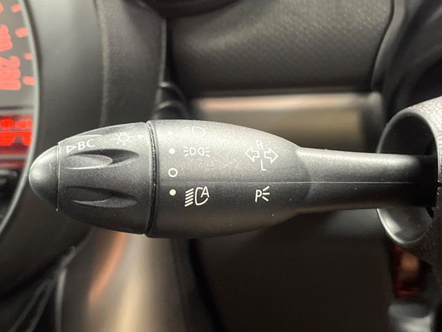 BMW MINI COOPER CROS 2017 Image 31