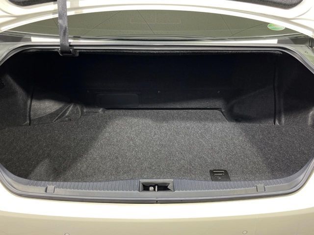 TOYOTA CROWN SEDAN HYBRID 4 2018 Image 31