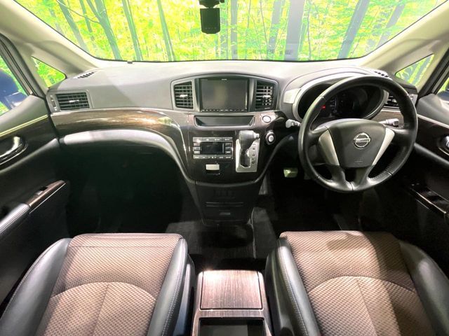 NISSAN ELGRAND 2012 Image 31