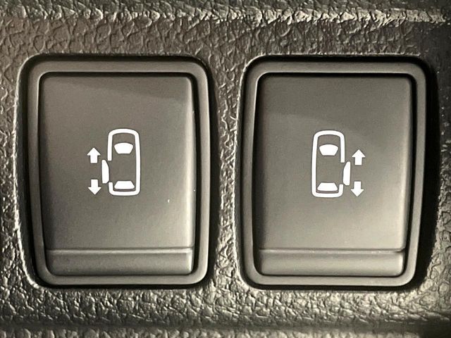 NISSAN ELGRAND 2012 Image 31