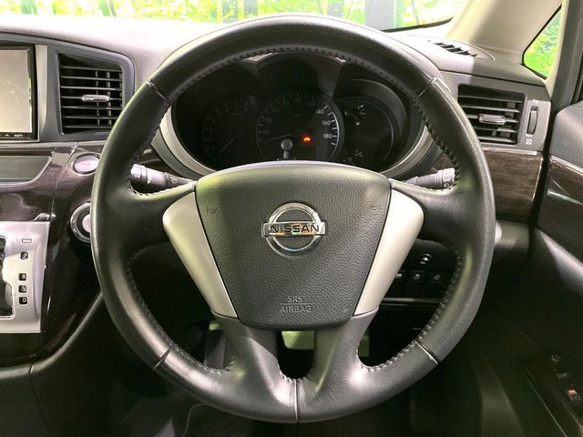 NISSAN ELGRAND 2012 Image 31