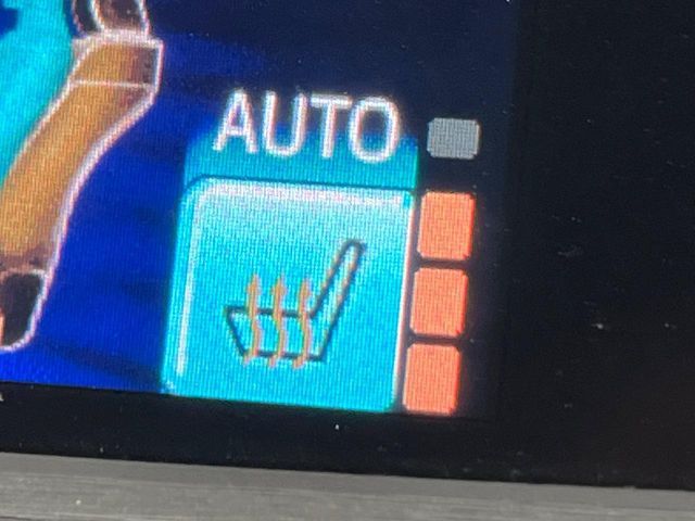 TOYOTA CROWN SEDAN HYBRID 2013 Image 31