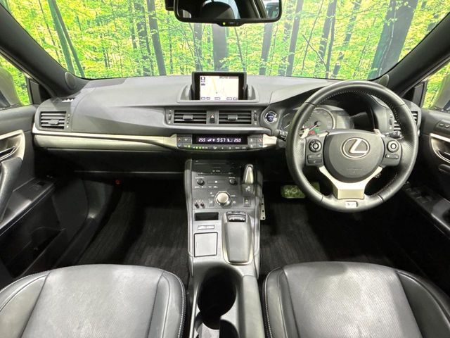 TOYOTA LEXUS CT200H 2015 Image 31