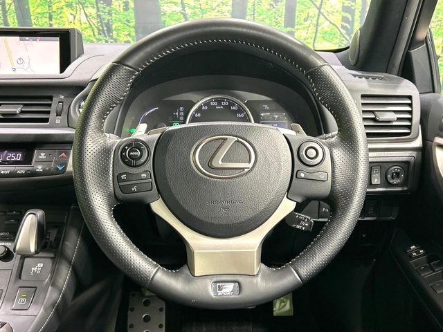 TOYOTA LEXUS CT200H 2015 Image 31