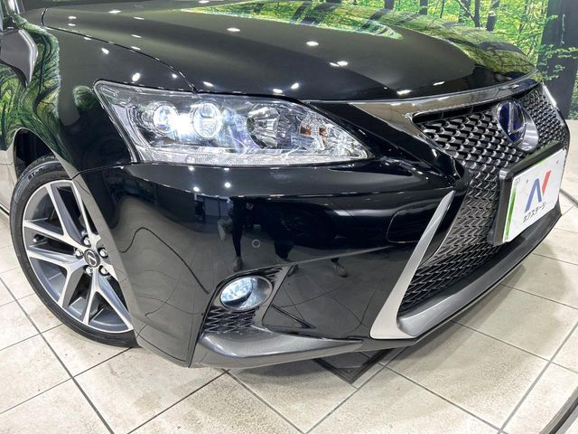 TOYOTA LEXUS CT200H 2015 Image 31